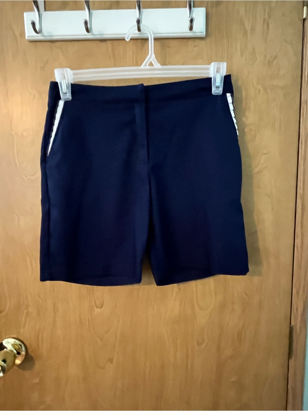Lillie Green Women's Size 6 Navy Stretch Shorts Waist 30” Ruffled Pockets EUC